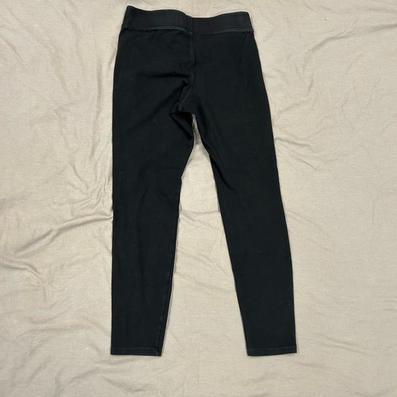 Old Navy Black Leggings Sleek Modern Fit - Picture 2 of 4